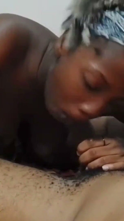 Kolombiyalı ev sahibimin siyah üvey kız kardeşi ve ben gırtlağına kadar yarak emme becerilerinin ev yapımı videosunu yapmaya karar verdik - mastermeat1 | Klip 2