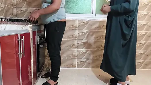 Istri arab berbagi istrinya dientot sama pria lain atas ijin suami