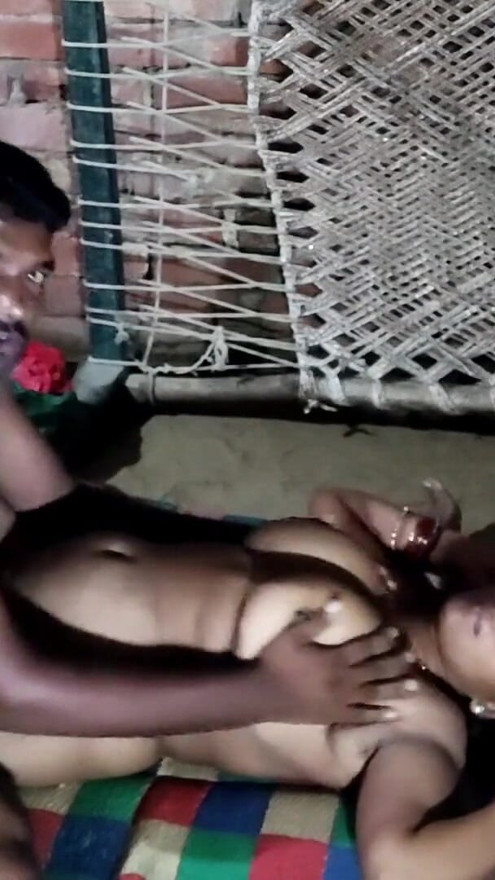 Indian housewife bhabhi ki poori nagi kar chudai hindi sex | Clip 1