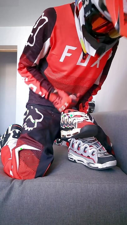 I Put on Mxgear and Fuck My Osiris Sneakers
