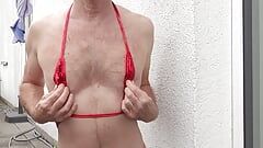 Corto, medias de nylon, bikini en rojo