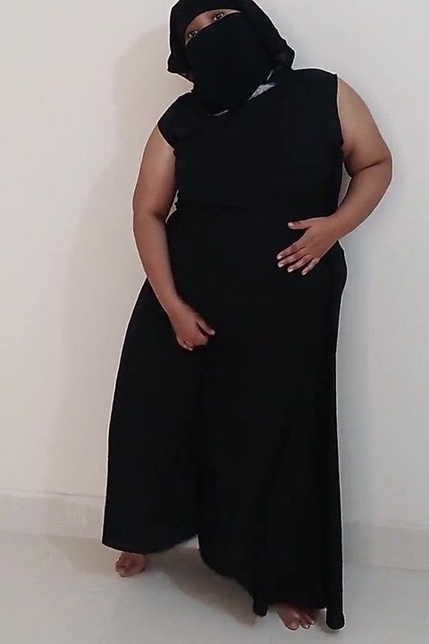After Stepfather Went to Office, When the Stepmom Has Horny, the Stepson Satisfies Her by Fuck - Indian