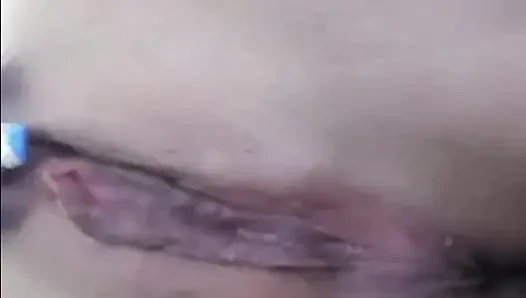 Güzel orgazm gibi tamamen ıslak bitirmek ve yorum!
