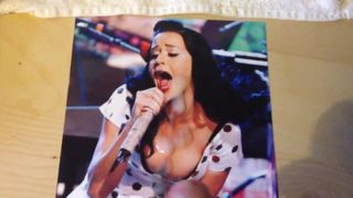 Cumming auf Katy Perry