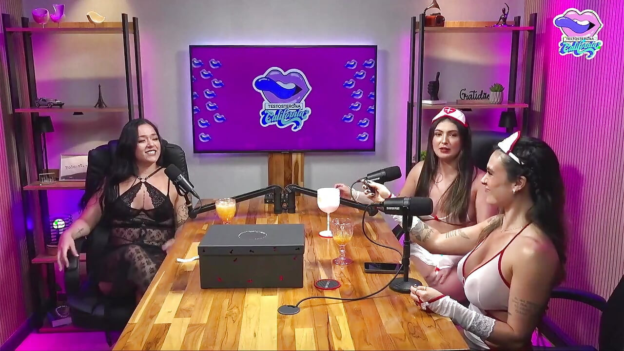 Καυτές λεσβίες στο Podcast TV της Καλιφόρνια υπό νέα κατεύθυνση! Πολύ περισσότερη πόρνη!
