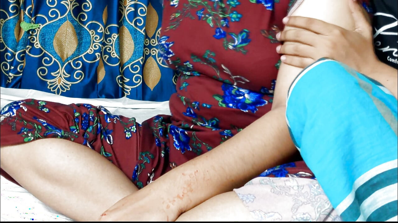 Tôi đang đụ mạnh mẹ kế của tôi, mẹ kế nhớ cha dượng của tôi vì vậy cô ấy muốn con cu cứng của tôi