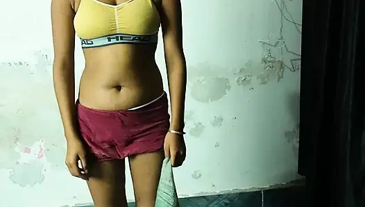 Sari sıkı amcıklı desi yenge Hintçe ses kaydında devar tarafından sert sikiliyor