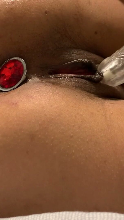 Naughty Brazilian woman cumming at home | Clip 1