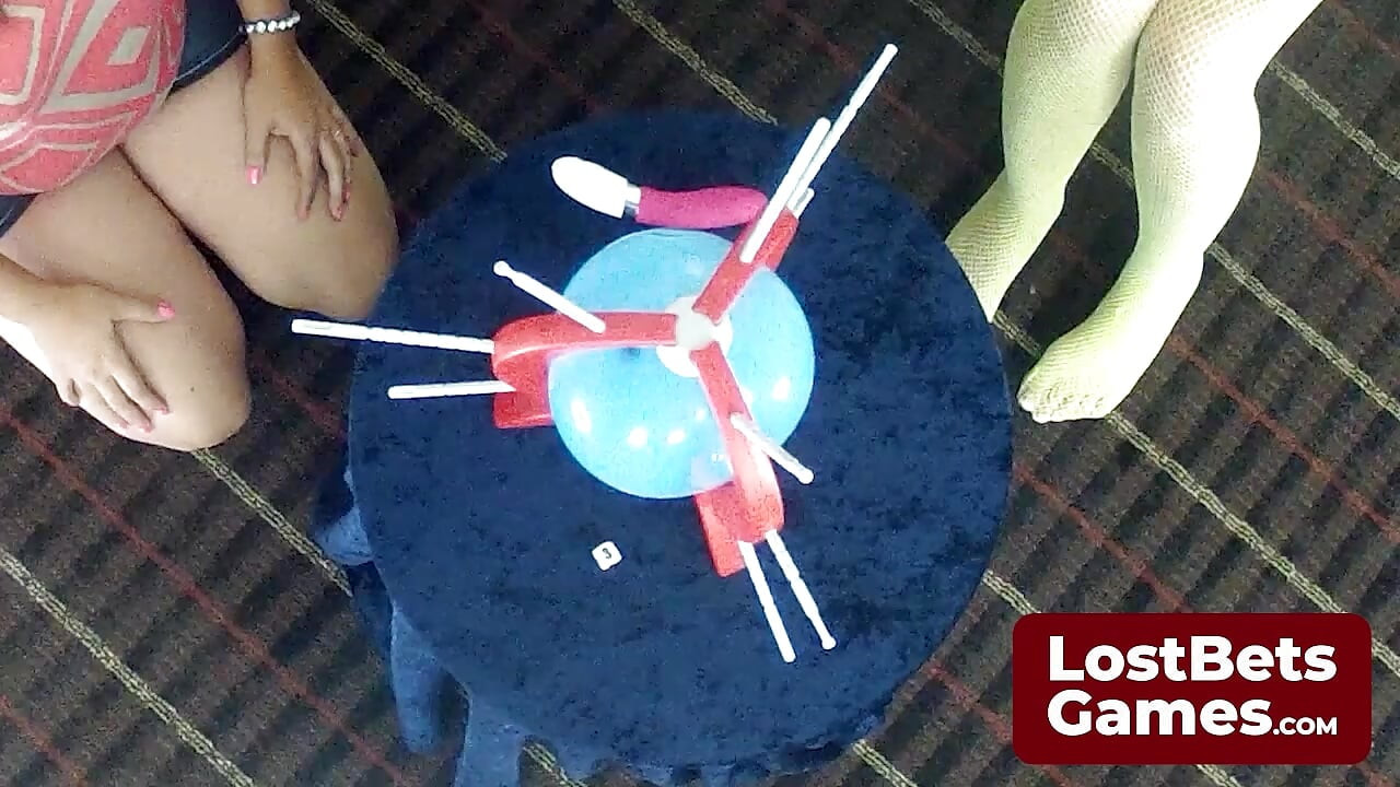 The Strip Prick Prick Bang loser got to pleasure herself on the couch