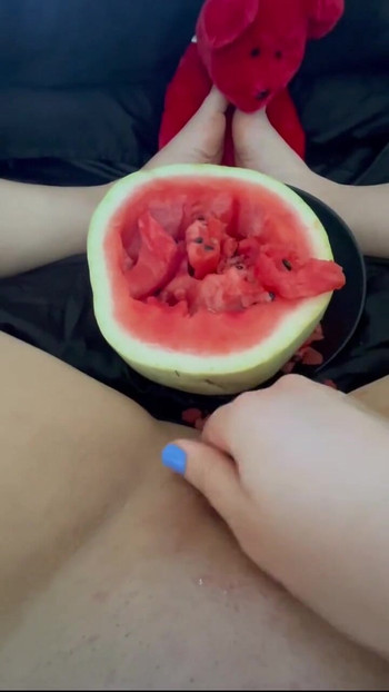 "🍉 Karpuz çoğalıyor ev yapımı kadın orgazmları- tam Arap uzun porno videosu 2025- en iyi Suudi amatör-"