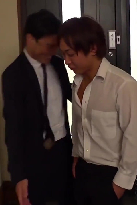 Japanese MILF Seduce Neighbors and Have a Gangbang Sex with Those Young Guys at Home. Part.1
