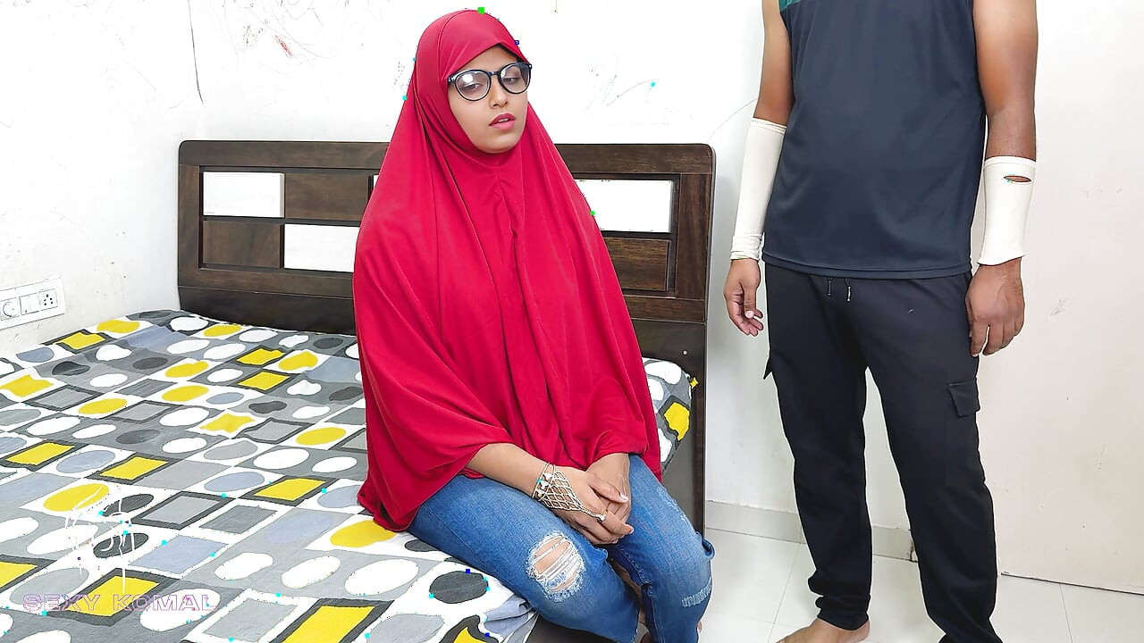 Awek Khala Khila Komal Mencuba Kami Di Rumah Kami, Abang Tiri Tua Duduk Di Bilik Tertutup Dan Memulakan Seks