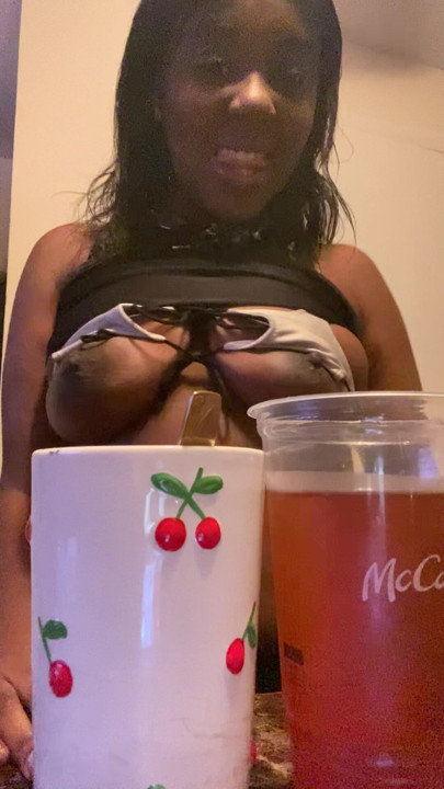 THOT MCDONALD'S WAITRESS