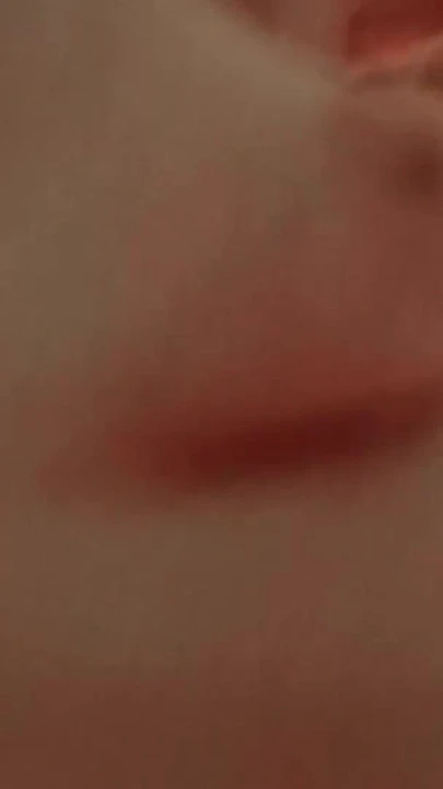 令人惊叹的时刻从 "婆婆很惭愧，但她已经很久没有做爱了，所以她无法放弃。"