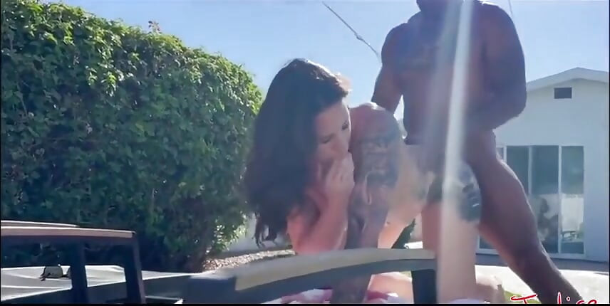 השכנה מישל ריין