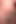 ブロンドの春休みの女性がホットタブで裸になる