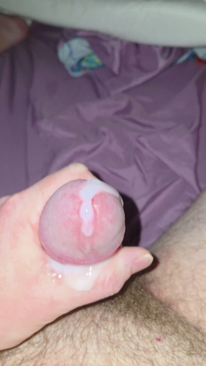 Quick cumshot this morning to start the day!