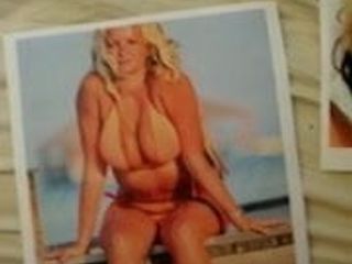 Éjaculation sur Jennifer Ellison en bikini orange