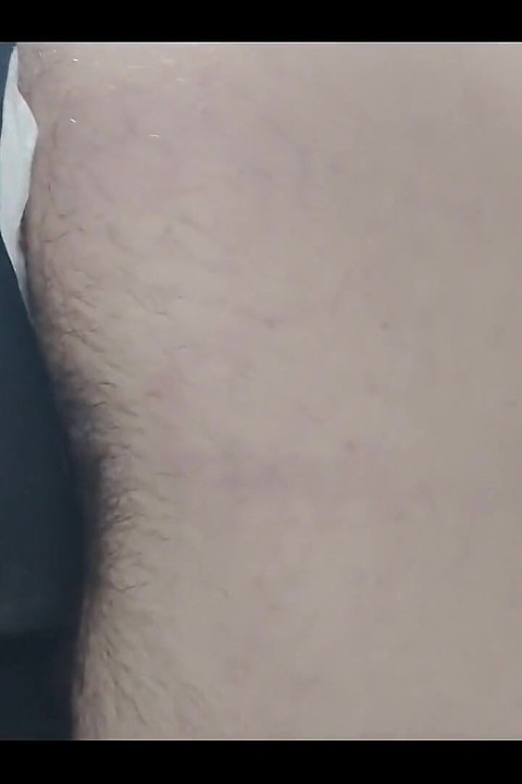 Îmi fac temele într-un G-string