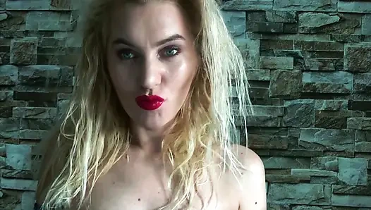 Parlak dudaklar ve büyük zenci yarağı eğitimi