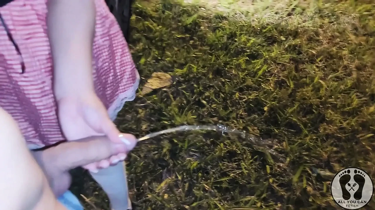AXKILXNOW PEE COMPEELATION PISSING OUTDOOR