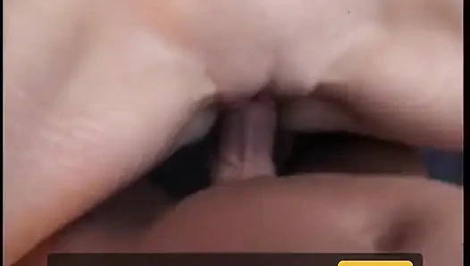 Cewek seksi rambut pirang lagi asik jilat memek dan dientot habis-habisan sampai dicrot di dalam