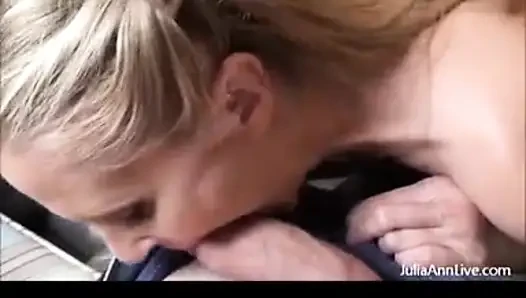 TANTE SEKSI NGOCOK KONTOL DI DAPUR