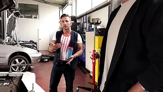 Texas Patti DP Gangbang in Garage Und Bad