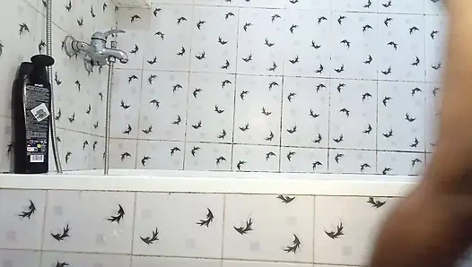 Ausstellung von militärischer Ausrüstung während der Wartung