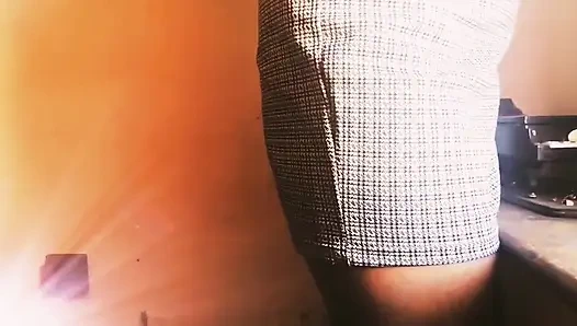 Kayınpederim oğlunun arkadaşlarının geldiğinde fırsat arayan biriydi