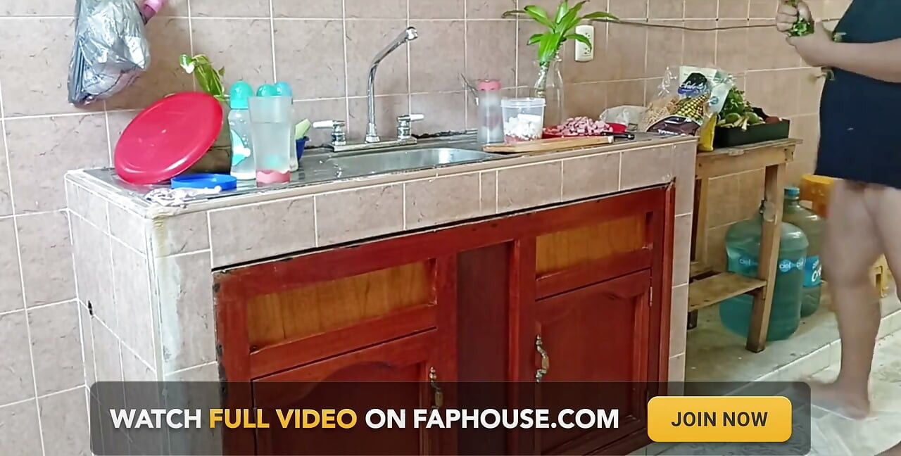 Chubby Stepmother Washes and Cleans the Kitchen