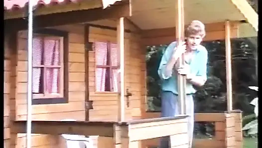 German Slut Got Her Tight Anal Hole Penetrated