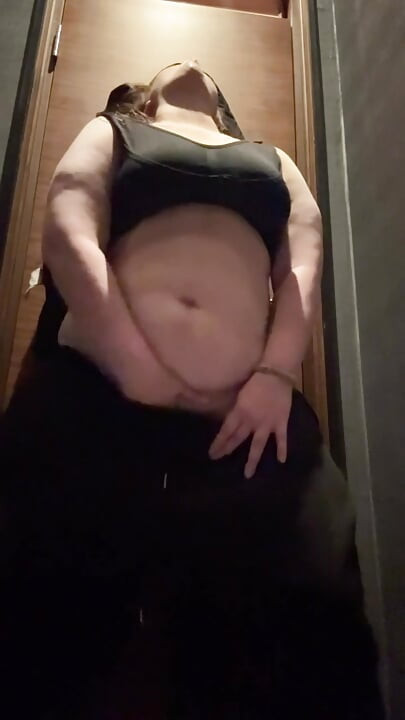 pawg public bathroom masturbation