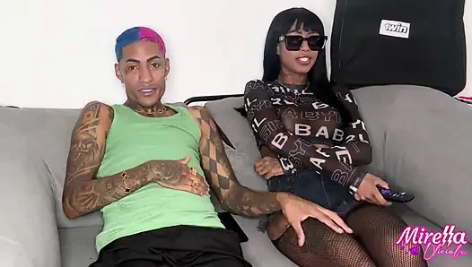 Teman saya tidak berubah setiap kali dia datang mengunjungi saya, ada beberapa