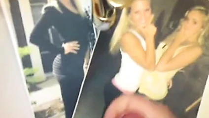 Megan saygı duruşunda bulundu