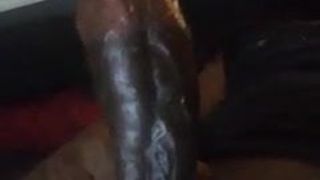 Yung - pulă mare și neagră de 8 cm se masturbează