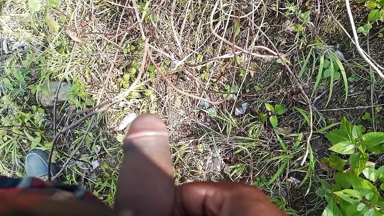 The girl shuddered and ran away from my thick penis and it was fun