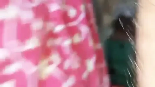Üvey kız kardeşinin yarağının amına girmesine izin ver, bugün amını yırtıyorum