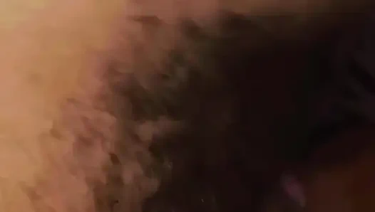 Осушаю мои яйца в ее глотку, пока там не опустела!!