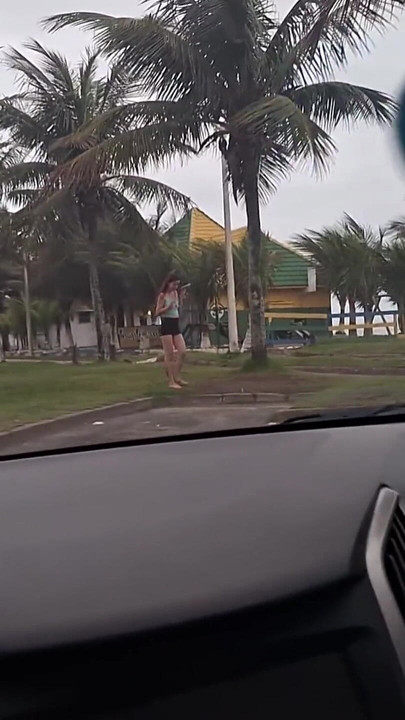Risky Handjob for a Hottie on the Beach