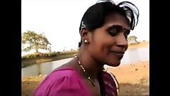 Bhabhi desi kampung Randi menghisap zakar lelaki dan bercakap seksi