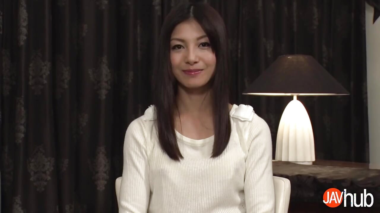 Ami Manaka, a moaning marvel, can't stop squirting!