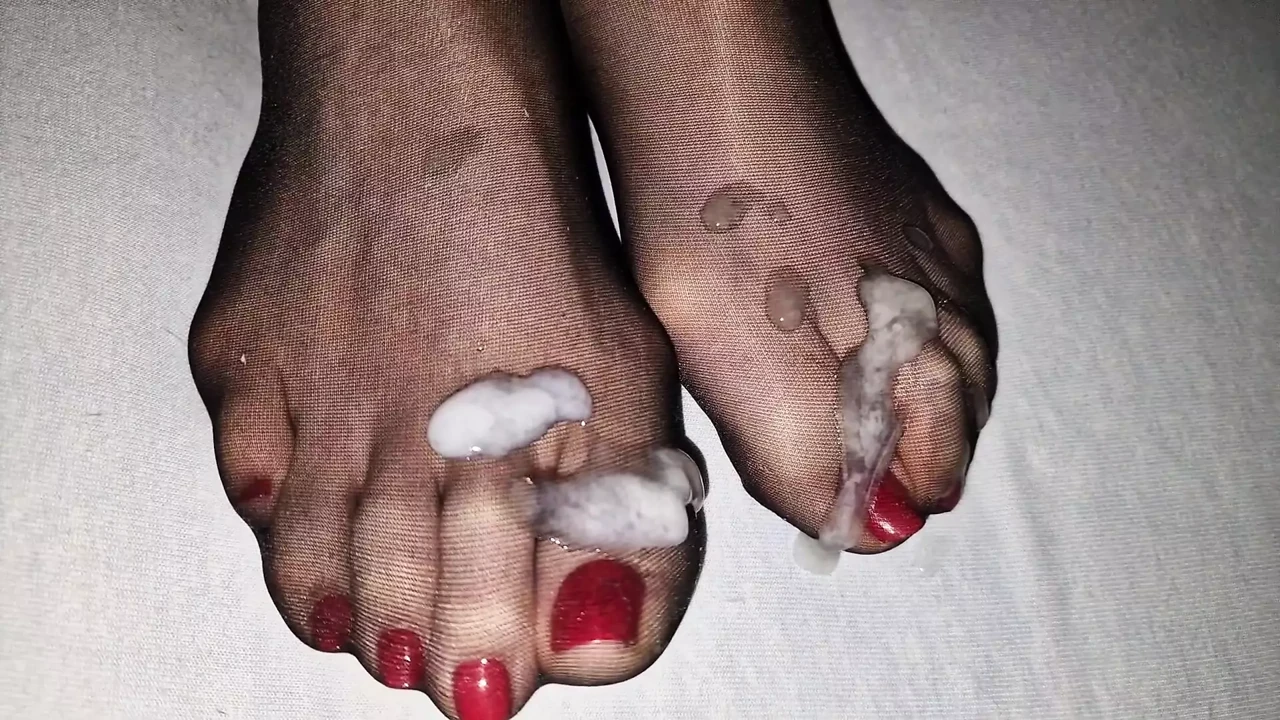 Red toenail cumshot