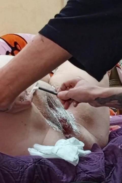 Shaved Mother-in-law's Pussy Then Did Fisting Before Squirting