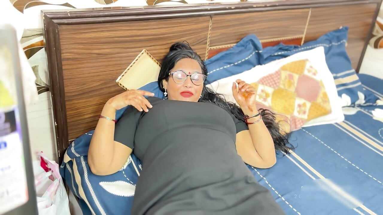 Hot Desi Bhabhi First Time Hotel Room. He Fucked Her Raw And Deep. Hindi Audio.