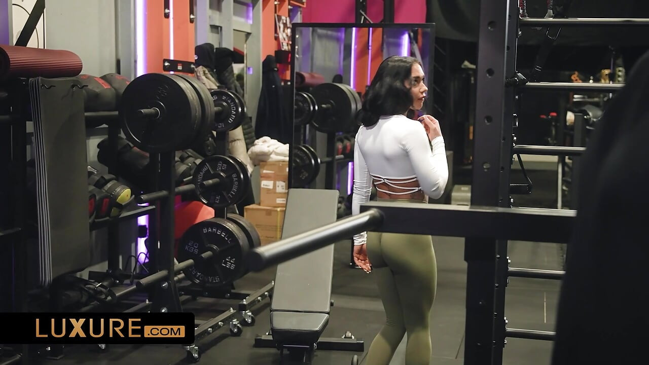 Meeting at the gym and threesome at home