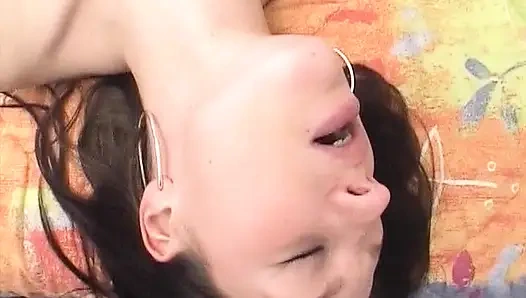 Две сногсшибаительные крошки-лесбиянки из Франции развлекаются