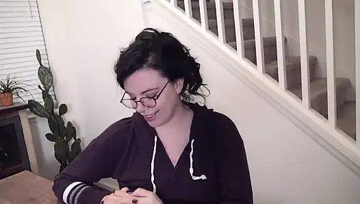 Masa karantina- seks terlarang ibu tiri lilith yang manis