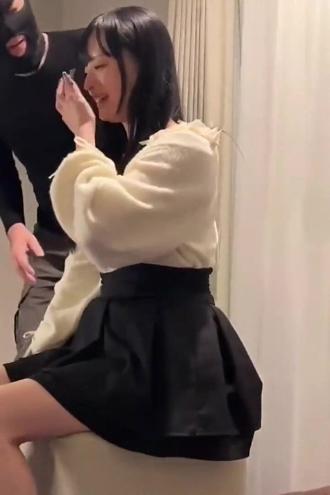 Màn chơi ba người đầu tiên của cô ấy & creampie!