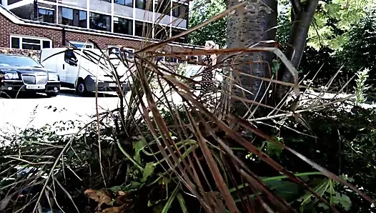 Dicke möpse, französische BDSM-hure wird im kerker hart gefickt
